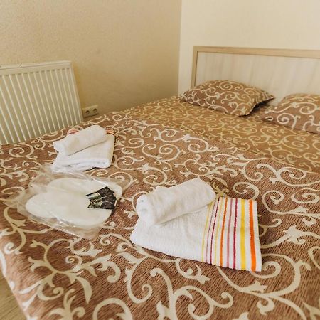 Затишні Apartments Біля Жд Вокзалу อิวาโน-ฟรานกิฟสเก ภายนอก รูปภาพ