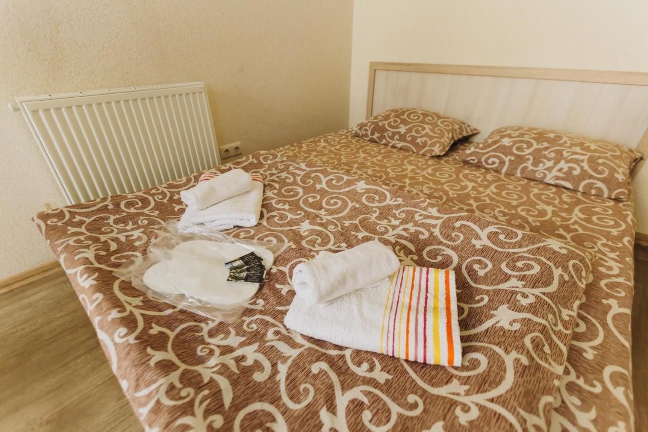 Затишні Apartments Біля Жд Вокзалу อิวาโน-ฟรานกิฟสเก ภายนอก รูปภาพ