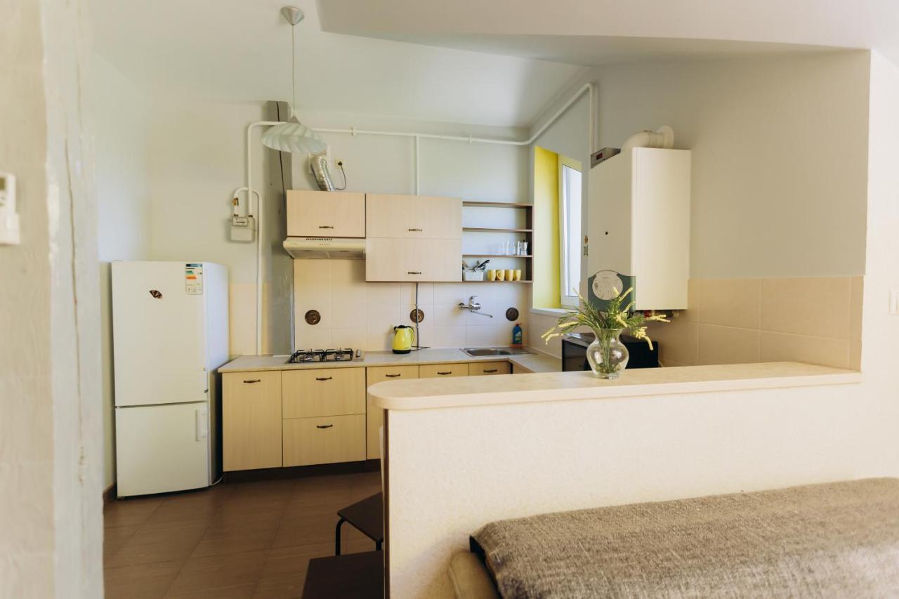 Затишні Apartments Біля Жд Вокзалу อิวาโน-ฟรานกิฟสเก ภายนอก รูปภาพ