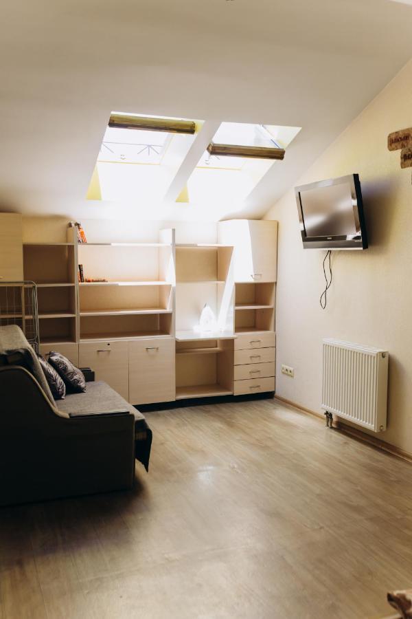 Затишні Apartments Біля Жд Вокзалу อิวาโน-ฟรานกิฟสเก ภายนอก รูปภาพ