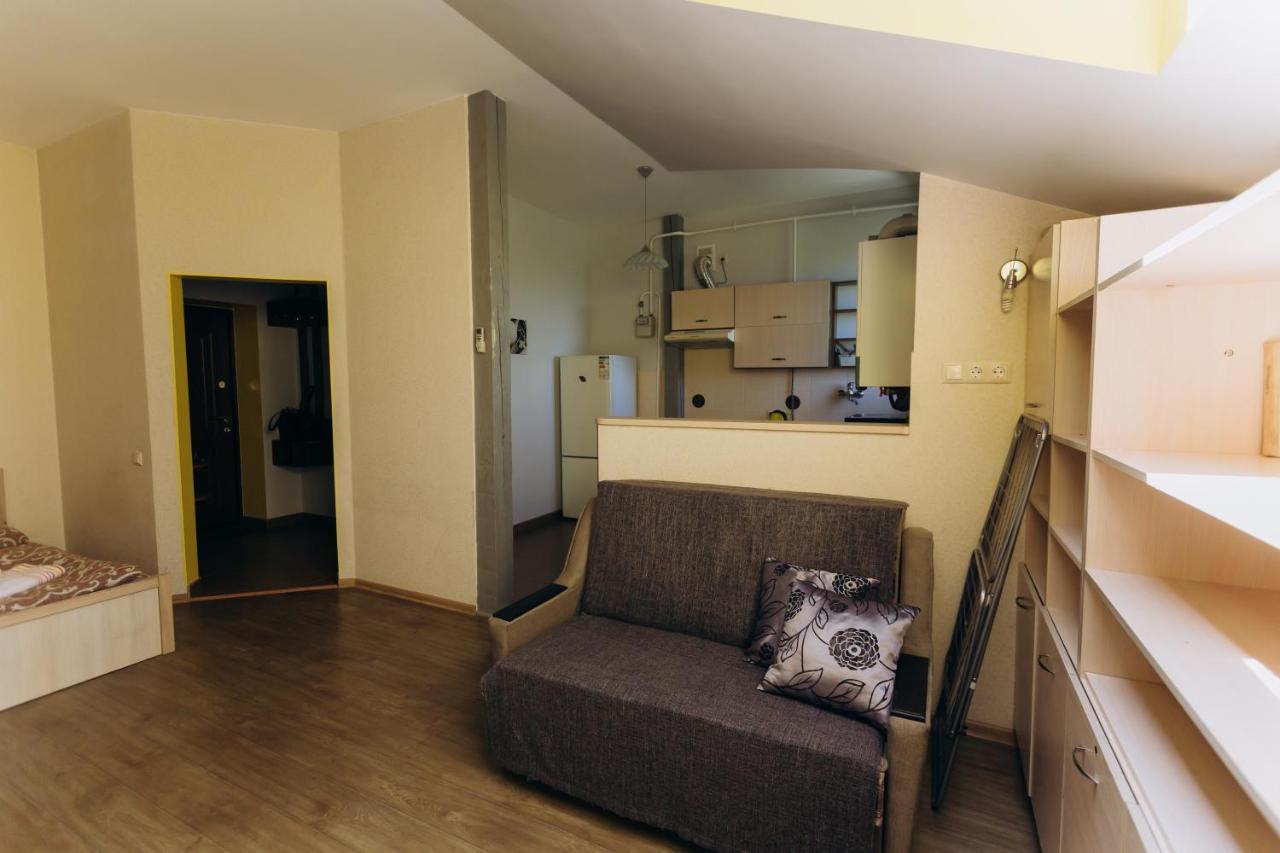 Затишні Apartments Біля Жд Вокзалу อิวาโน-ฟรานกิฟสเก ภายนอก รูปภาพ