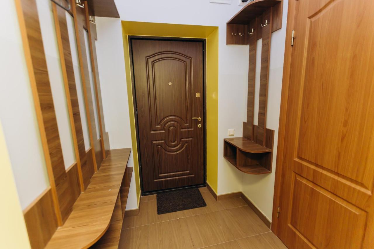 Затишні Apartments Біля Жд Вокзалу อิวาโน-ฟรานกิฟสเก ภายนอก รูปภาพ