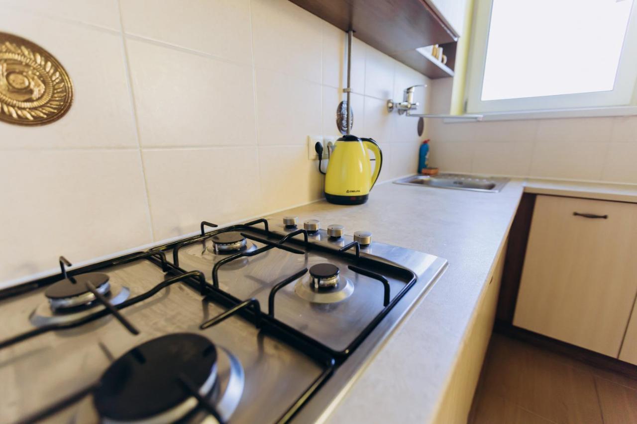 Затишні Apartments Біля Жд Вокзалу อิวาโน-ฟรานกิฟสเก ภายนอก รูปภาพ